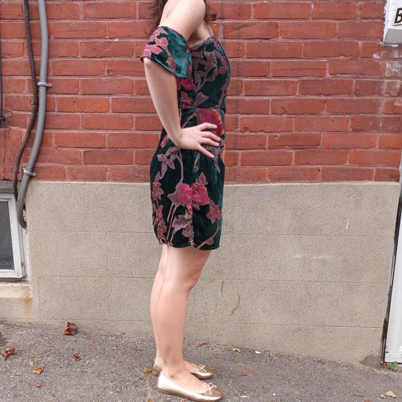 Green Velvet Fall/Winter Off Shoulder Dress - Picture 2 of 3